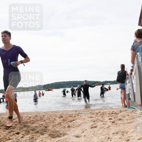 21.06.2026 - Viking Triathlon Michael Strokosch http://msf.ph/oto/9829373 21.06.2026 10:56:16 Schwimmen 117, 357, 502 meine-sportfotos.de