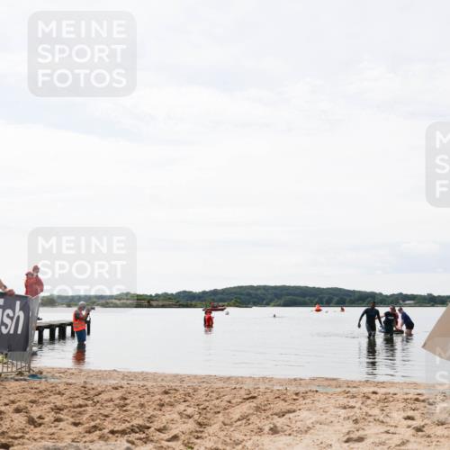 21.06.2026 - Viking Triathlon Michael Strokosch http://msf.ph/oto/9830034 21.06.2026 11:01:01 Schwimmen 71 meine-sportfotos.de