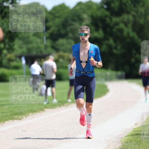 21.06.2026 - Viking Triathlon Michael Strokosch http://msf.ph/oto/9831571 21.06.2026 12:36:59 Laufen 31, 371, 575 meine-sportfotos.de