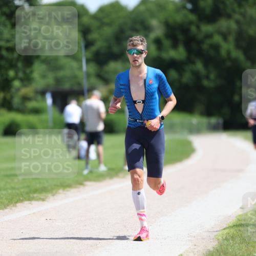 21.06.2026 - Viking Triathlon Michael Strokosch http://msf.ph/oto/9831572 21.06.2026 12:36:59 Laufen 31, 371, 575 meine-sportfotos.de