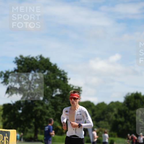21.06.2026 - Viking Triathlon Michael Strokosch http://msf.ph/oto/9831610 21.06.2026 12:42:16 Laufen 8 meine-sportfotos.de