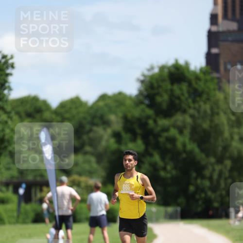 21.06.2026 - Viking Triathlon Michael Strokosch http://msf.ph/oto/9831821 21.06.2026 12:47:19 Laufen 665 meine-sportfotos.de