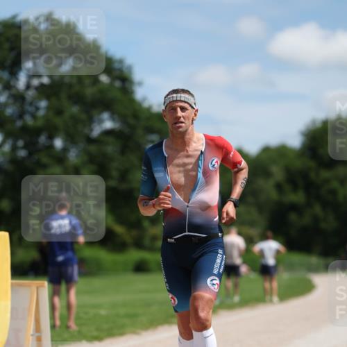21.06.2026 - Viking Triathlon Michael Strokosch http://msf.ph/oto/9832147 21.06.2026 12:54:44 Laufen 49 meine-sportfotos.de