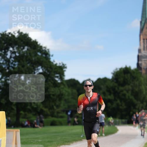 21.06.2026 - Viking Triathlon Michael Strokosch http://msf.ph/oto/9832755 21.06.2026 13:04:57 Laufen 465, 467 meine-sportfotos.de