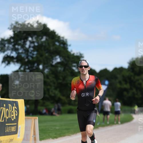 21.06.2026 - Viking Triathlon Michael Strokosch http://msf.ph/oto/9832757 21.06.2026 13:04:58 Laufen 465, 467 meine-sportfotos.de