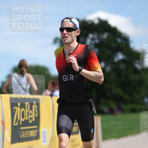21.06.2026 - Viking Triathlon Michael Strokosch http://msf.ph/oto/9832761 21.06.2026 13:04:59 Laufen 465, 467 meine-sportfotos.de