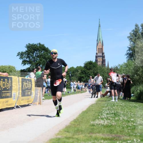 21.06.2026 - Viking Triathlon Michael Strokosch http://msf.ph/oto/9834991 21.06.2026 14:07:44 Laufen 391, 548 meine-sportfotos.de