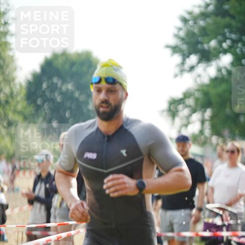 21.06.2026 - 29. Vierlanden-Triathlon LAZAROV Photography http://msf.ph/oto/9839747 21.06.2026 08:33:37 Schwimmen 9 meine-sportfotos.de