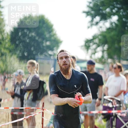 21.06.2026 - 29. Vierlanden-Triathlon LAZAROV Photography http://msf.ph/oto/9839749 21.06.2026 08:33:41 Schwimmen 9, 111 meine-sportfotos.de