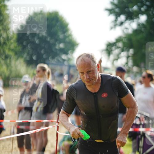 21.06.2026 - 29. Vierlanden-Triathlon LAZAROV Photography http://msf.ph/oto/9839755 21.06.2026 08:35:13 Schwimmen 216 meine-sportfotos.de