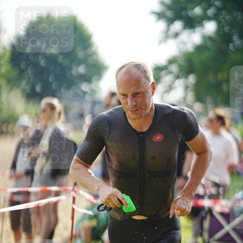 21.06.2026 - 29. Vierlanden-Triathlon LAZAROV Photography http://msf.ph/oto/9839756 21.06.2026 08:35:14 Schwimmen 216 meine-sportfotos.de