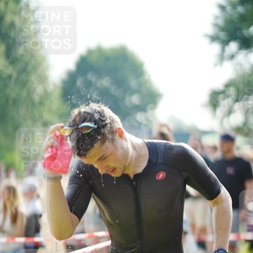 21.06.2026 - 29. Vierlanden-Triathlon LAZAROV Photography http://msf.ph/oto/9839762 21.06.2026 08:35:24 Schwimmen 79 meine-sportfotos.de