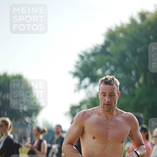 21.06.2026 - 29. Vierlanden-Triathlon LAZAROV Photography http://msf.ph/oto/9839774 21.06.2026 08:36:48 Schwimmen 207, 211 meine-sportfotos.de