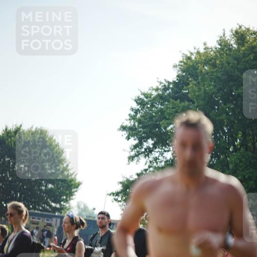 21.06.2026 - 29. Vierlanden-Triathlon LAZAROV Photography http://msf.ph/oto/9839775 21.06.2026 08:36:48 Schwimmen 207, 211 meine-sportfotos.de