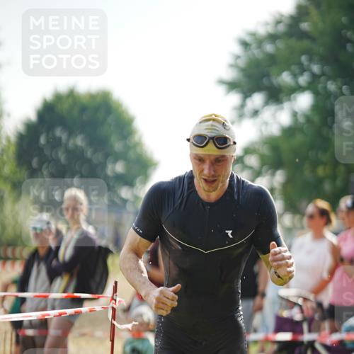 21.06.2026 - 29. Vierlanden-Triathlon LAZAROV Photography http://msf.ph/oto/9839792 21.06.2026 08:37:27 Schwimmen 46, 107 meine-sportfotos.de