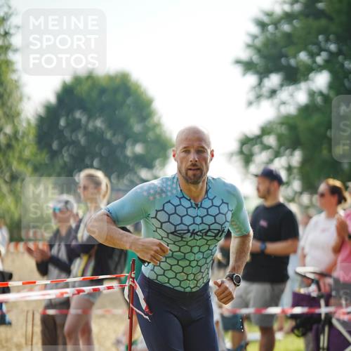 21.06.2026 - 29. Vierlanden-Triathlon LAZAROV Photography http://msf.ph/oto/9839794 21.06.2026 08:37:29 Schwimmen 46, 107 meine-sportfotos.de
