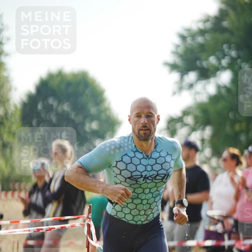21.06.2026 - 29. Vierlanden-Triathlon LAZAROV Photography http://msf.ph/oto/9839795 21.06.2026 08:37:29 Schwimmen 46, 107 meine-sportfotos.de
