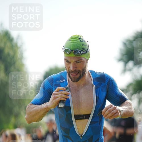 21.06.2026 - 29. Vierlanden-Triathlon LAZAROV Photography http://msf.ph/oto/9839813 21.06.2026 08:37:46 Schwimmen 36 meine-sportfotos.de