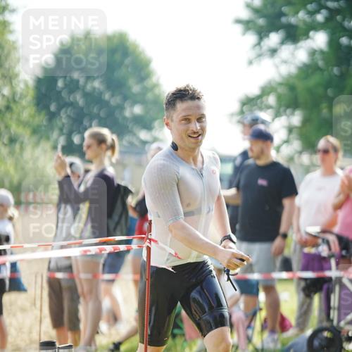 21.06.2026 - 29. Vierlanden-Triathlon LAZAROV Photography http://msf.ph/oto/9839835 21.06.2026 08:39:51 Schwimmen 72, 106 meine-sportfotos.de