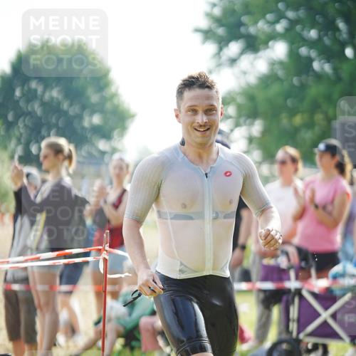 21.06.2026 - 29. Vierlanden-Triathlon LAZAROV Photography http://msf.ph/oto/9839837 21.06.2026 08:39:51 Schwimmen 72, 106 meine-sportfotos.de