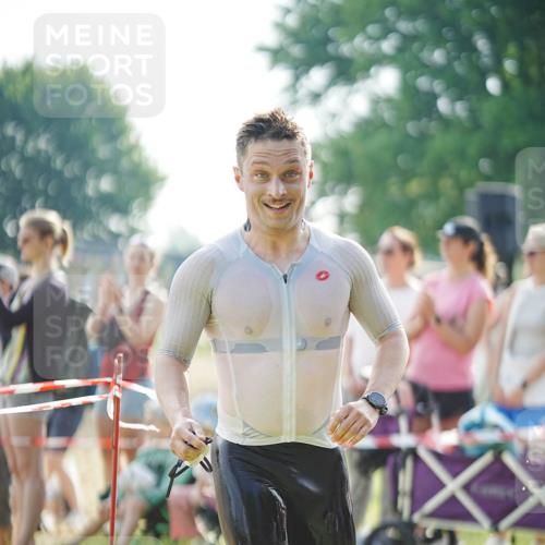 21.06.2026 - 29. Vierlanden-Triathlon LAZAROV Photography http://msf.ph/oto/9839838 21.06.2026 08:39:51 Schwimmen 72, 106 meine-sportfotos.de