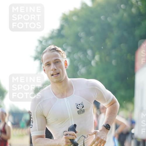 21.06.2026 - 29. Vierlanden-Triathlon LAZAROV Photography http://msf.ph/oto/9839853 21.06.2026 08:40:05 Schwimmen 7, 103 meine-sportfotos.de