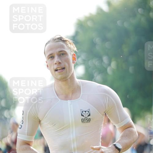21.06.2026 - 29. Vierlanden-Triathlon LAZAROV Photography http://msf.ph/oto/9839854 21.06.2026 08:40:05 Schwimmen 7, 103 meine-sportfotos.de