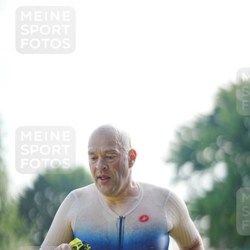 21.06.2026 - 29. Vierlanden-Triathlon LAZAROV Photography http://msf.ph/oto/9839879 21.06.2026 08:49:15 Schwimmen 86, 199 meine-sportfotos.de