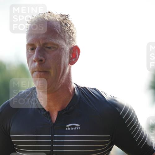 21.06.2026 - 29. Vierlanden-Triathlon LAZAROV Photography http://msf.ph/oto/9839900 21.06.2026 08:49:50 Schwimmen 153 meine-sportfotos.de