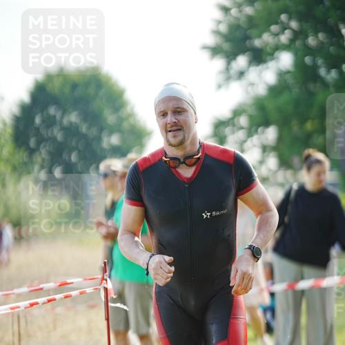 21.06.2026 - 29. Vierlanden-Triathlon LAZAROV Photography http://msf.ph/oto/9839902 21.06.2026 08:50:06 Schwimmen 48 meine-sportfotos.de