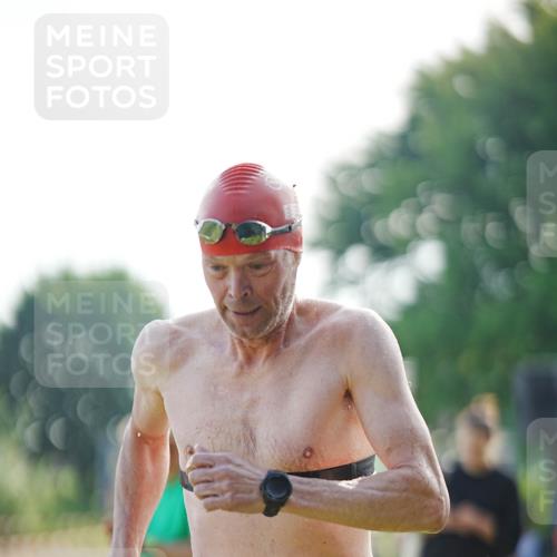 21.06.2026 - 29. Vierlanden-Triathlon LAZAROV Photography http://msf.ph/oto/9839929 21.06.2026 08:50:32 Schwimmen 25, 115, 156 meine-sportfotos.de