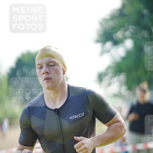 21.06.2026 - 29. Vierlanden-Triathlon LAZAROV Photography http://msf.ph/oto/9839931 21.06.2026 08:50:42 Schwimmen 101 meine-sportfotos.de