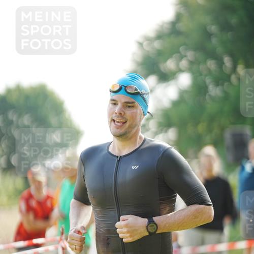 21.06.2026 - 29. Vierlanden-Triathlon LAZAROV Photography http://msf.ph/oto/9839959 21.06.2026 08:51:11 Schwimmen 71 meine-sportfotos.de