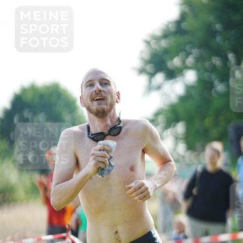 21.06.2026 - 29. Vierlanden-Triathlon LAZAROV Photography http://msf.ph/oto/9839964 21.06.2026 08:51:28 Schwimmen 50 meine-sportfotos.de