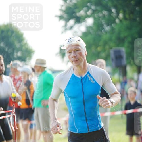 21.06.2026 - 29. Vierlanden-Triathlon LAZAROV Photography http://msf.ph/oto/9839991 21.06.2026 08:52:29 Schwimmen 33, 171, 181 meine-sportfotos.de