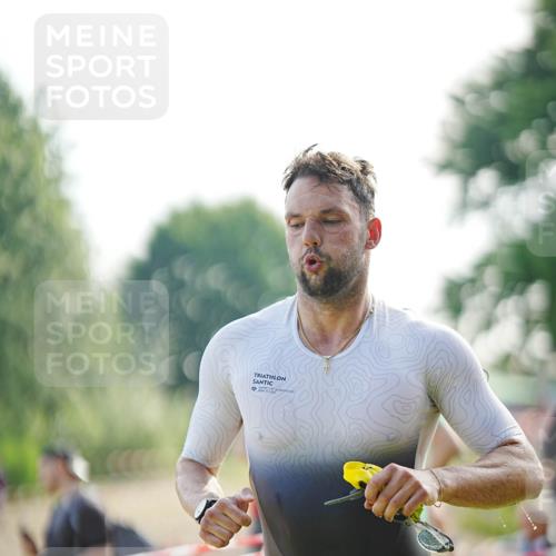 21.06.2026 - 29. Vierlanden-Triathlon LAZAROV Photography http://msf.ph/oto/9839995 21.06.2026 08:52:31 Schwimmen 33, 181 meine-sportfotos.de