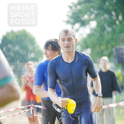 21.06.2026 - 29. Vierlanden-Triathlon LAZAROV Photography http://msf.ph/oto/9840005 21.06.2026 08:52:51 Schwimmen 22, 98, 167, 195 meine-sportfotos.de