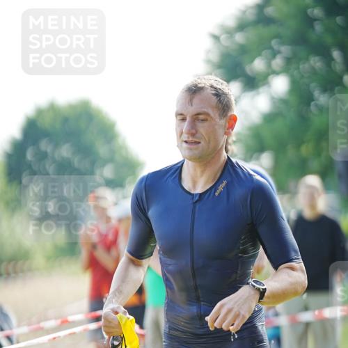 21.06.2026 - 29. Vierlanden-Triathlon LAZAROV Photography http://msf.ph/oto/9840007 21.06.2026 08:52:51 Schwimmen 22, 98, 167, 195 meine-sportfotos.de