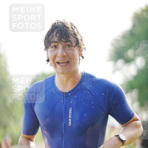21.06.2026 - 29. Vierlanden-Triathlon LAZAROV Photography http://msf.ph/oto/9840010 21.06.2026 08:52:53 Schwimmen 22, 98, 195 meine-sportfotos.de
