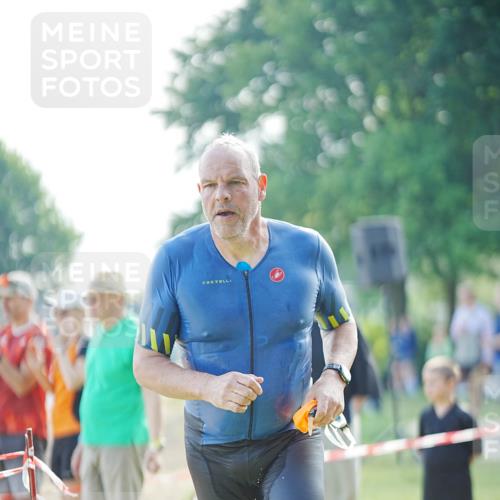 21.06.2026 - 29. Vierlanden-Triathlon LAZAROV Photography http://msf.ph/oto/9840013 21.06.2026 08:53:17 Schwimmen 200 meine-sportfotos.de