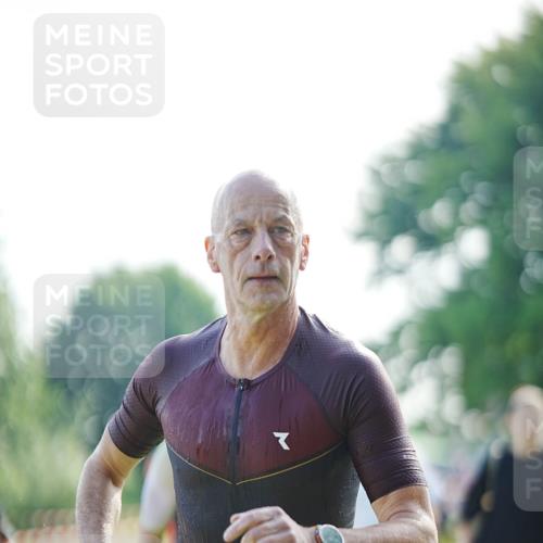 21.06.2026 - 29. Vierlanden-Triathlon LAZAROV Photography http://msf.ph/oto/9840038 21.06.2026 08:53:59 Schwimmen 122, 124, 126 meine-sportfotos.de