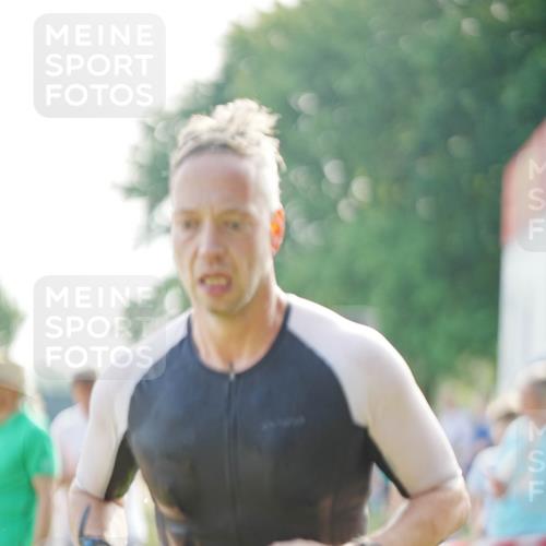 21.06.2026 - 29. Vierlanden-Triathlon LAZAROV Photography http://msf.ph/oto/9840052 21.06.2026 08:54:06 Schwimmen 122, 126, 146, 176 meine-sportfotos.de