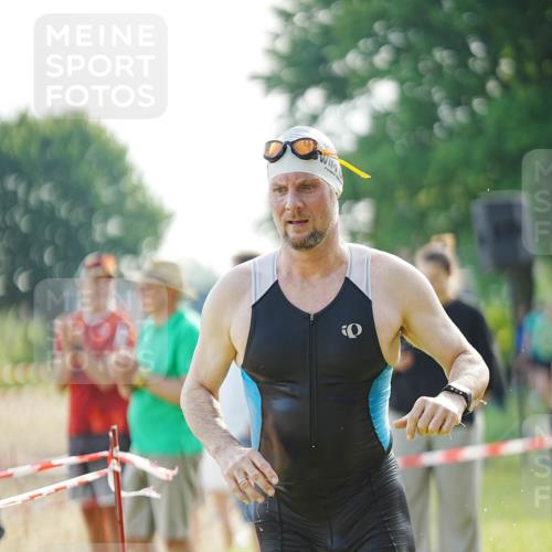 21.06.2026 - 29. Vierlanden-Triathlon LAZAROV Photography http://msf.ph/oto/9840054 21.06.2026 08:54:16 Schwimmen 190 meine-sportfotos.de