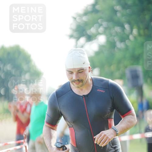 21.06.2026 - 29. Vierlanden-Triathlon LAZAROV Photography http://msf.ph/oto/9840057 21.06.2026 08:54:26 Schwimmen 93 meine-sportfotos.de