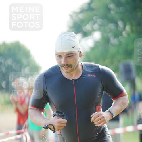 21.06.2026 - 29. Vierlanden-Triathlon LAZAROV Photography http://msf.ph/oto/9840058 21.06.2026 08:54:26 Schwimmen 93 meine-sportfotos.de