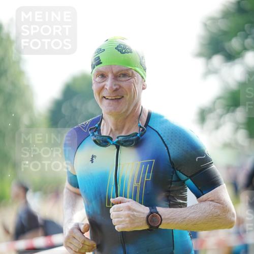 21.06.2026 - 29. Vierlanden-Triathlon LAZAROV Photography http://msf.ph/oto/9840065 21.06.2026 08:54:38 Schwimmen 213 meine-sportfotos.de
