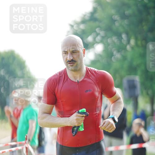 21.06.2026 - 29. Vierlanden-Triathlon LAZAROV Photography http://msf.ph/oto/9840094 21.06.2026 08:56:26 Schwimmen 121 meine-sportfotos.de
