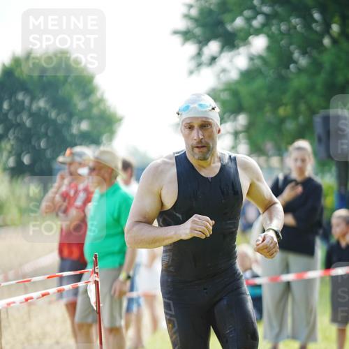 21.06.2026 - 29. Vierlanden-Triathlon LAZAROV Photography http://msf.ph/oto/9840098 21.06.2026 08:56:42 Schwimmen 123 meine-sportfotos.de