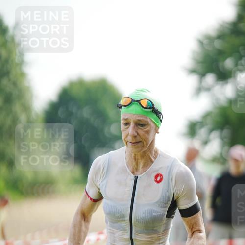 21.06.2026 - 29. Vierlanden-Triathlon LAZAROV Photography http://msf.ph/oto/9840127 21.06.2026 09:15:05 Schwimmen 248, 294 meine-sportfotos.de