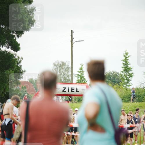 21.06.2026 - 29. Vierlanden-Triathlon LAZAROV Photography http://msf.ph/oto/9840205 21.06.2026 09:30:13 Schwimmen  meine-sportfotos.de